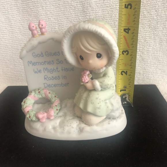 Precious Moments 'God Gives Us Memories So That We Might Have Roses in  #680990 - Picture 5 of 7